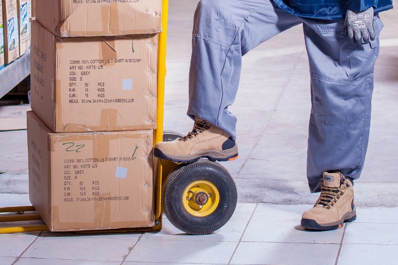 Chaussures de sécurité légères et confortables pour homme et femme à Bordeaux